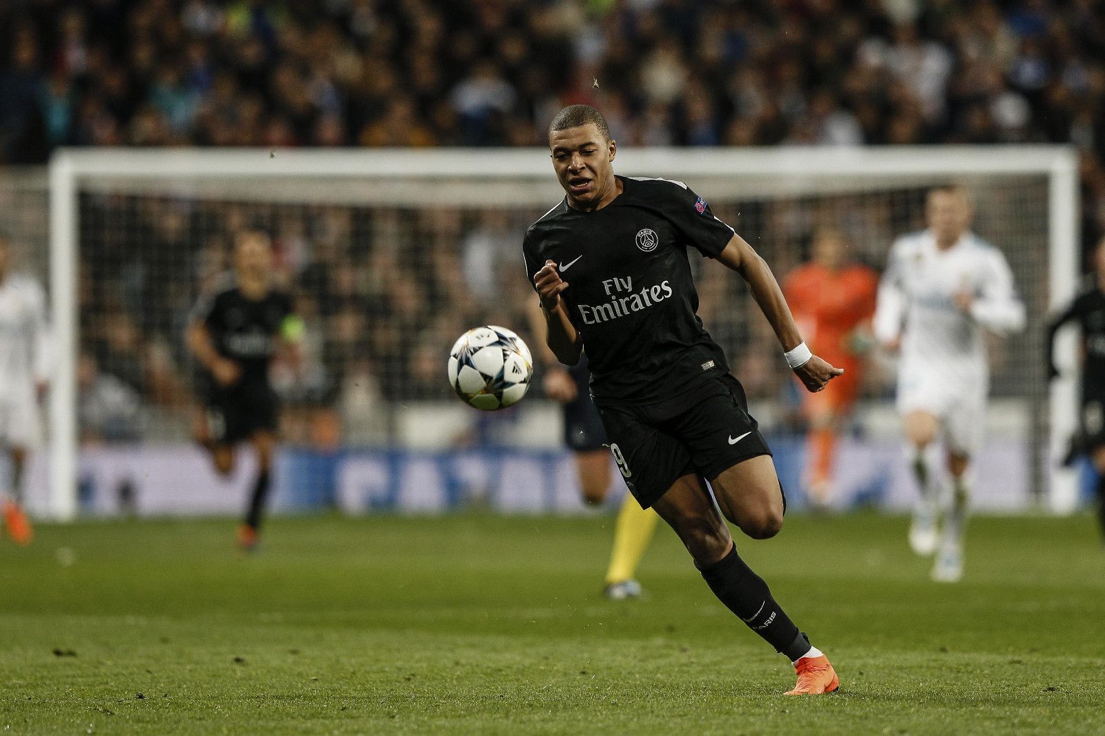 26场不败，德拉富恩特是带领西班牙连续不败场次第二长的主帅（率队26场不败，德拉富恩特位列西班牙主帅不败纪录第二）