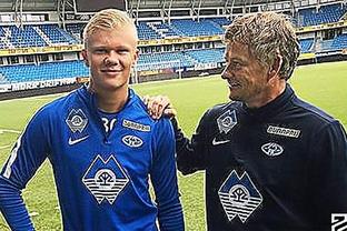 0-2大冷门！14亿豪门主场轰然倒下5轮1胜两大边后卫染红+中卫重伤