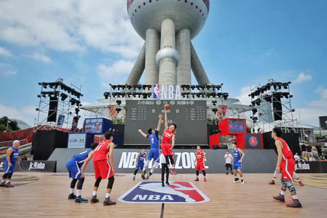 前队友：梅西教会我怎么踢球! 有时我还被他怒吼!（前队友谈梅西：他教会我踢球，也曾冲我怒吼）