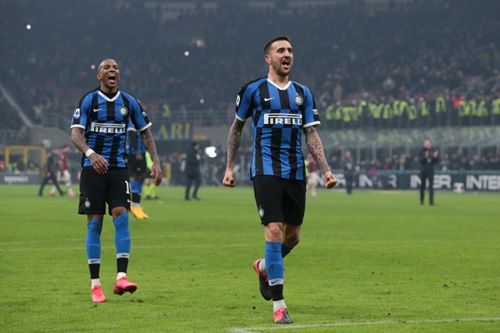 32岁前巴西国脚拉菲尼亚宣布退役，曾效力巴萨、巴黎、国米（32岁拉菲尼亚挂靴：前巴西国脚曾效力巴萨、巴黎、国米）