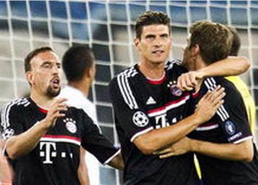 乌尔比希：能与诺伊尔、乌尔赖希一起训练很重要，他们很优秀（乌尔比希：与诺伊尔、乌尔赖希一同训练意义重大，他们都很出色）