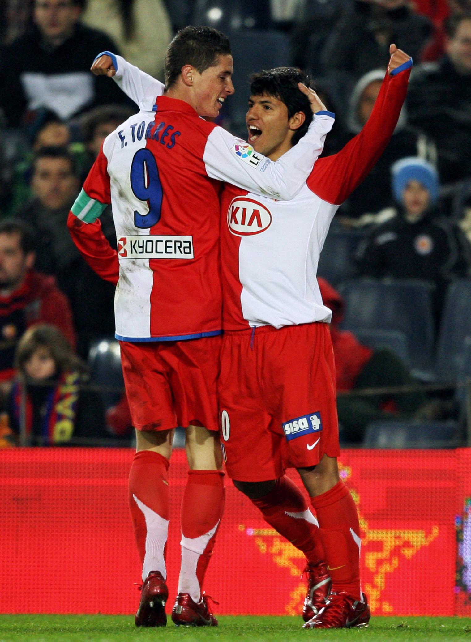 利物浦暂时摆脱困境，但斯洛特执教仍存疑，维尔茨与基耶萨表现关键，战术调整引发争议。（利物浦短暂回暖，斯洛特执教仍受质疑；维尔茨与基耶萨成关键，战术调整掀起争议）