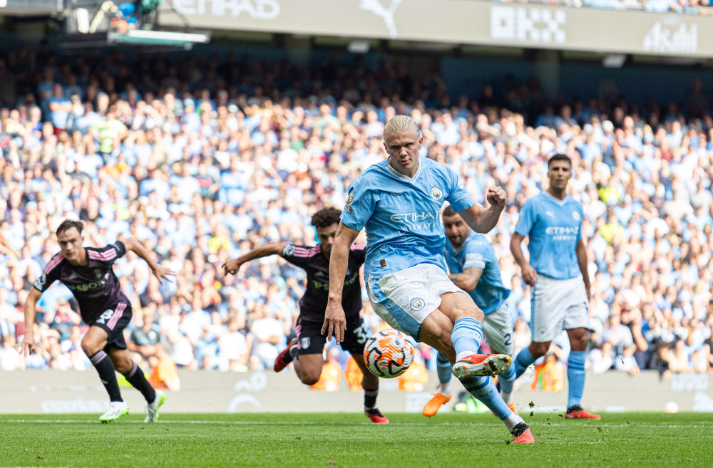 犹他爵士逆转击败篮网，豪取两连胜，马尔卡宁和乔治表现突出，篮网失误和外线投射不佳。（爵士逆转篮网取两连胜，马尔卡宁乔治闪耀，篮网失误多且外线低迷）