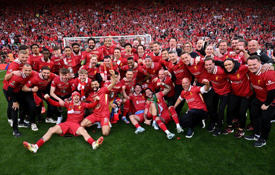 TA：曼城明夏可能签右后卫和右边锋，他们仍在关注利夫拉门托（TA：曼城或在明夏引进右后卫与右边锋，利夫拉门托仍列目标）