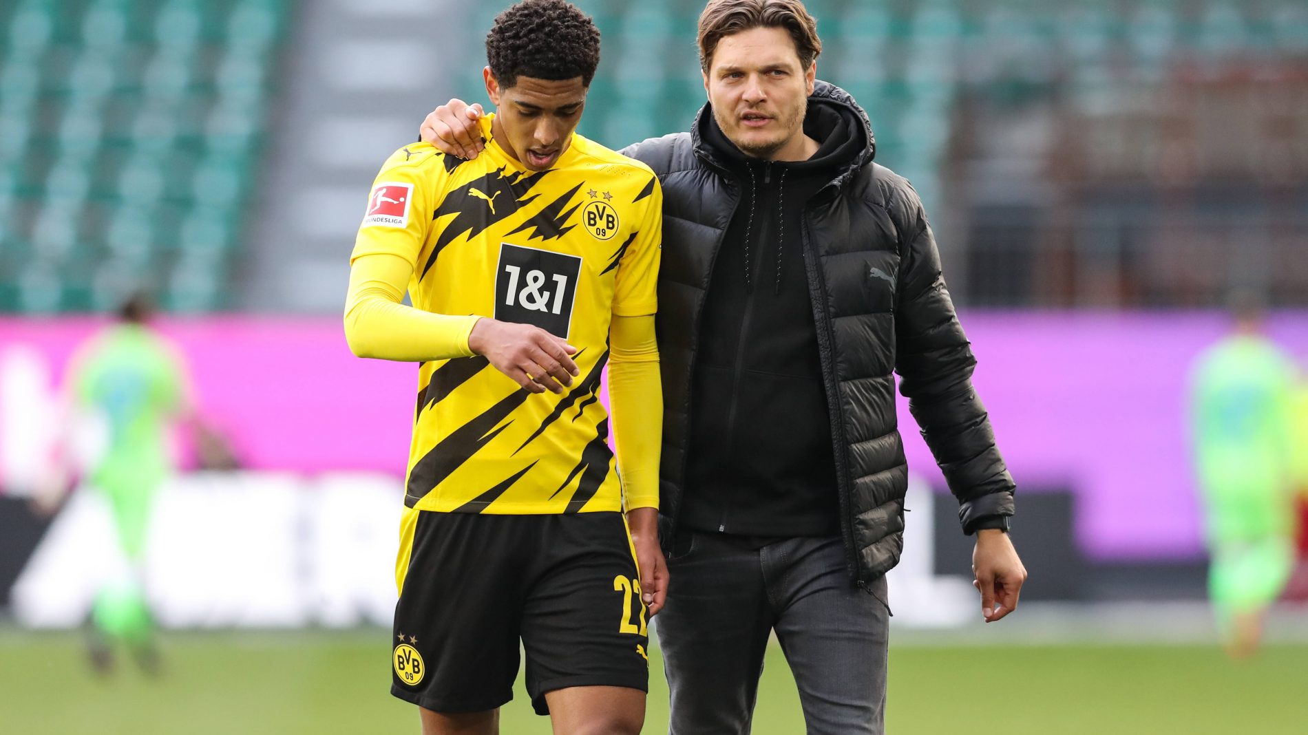 记者：申花将给球员放短假，12月2日重新集中备战广岛三箭（申花为球员安排短假，球队将于12月2日再度集结备战广岛三箭）